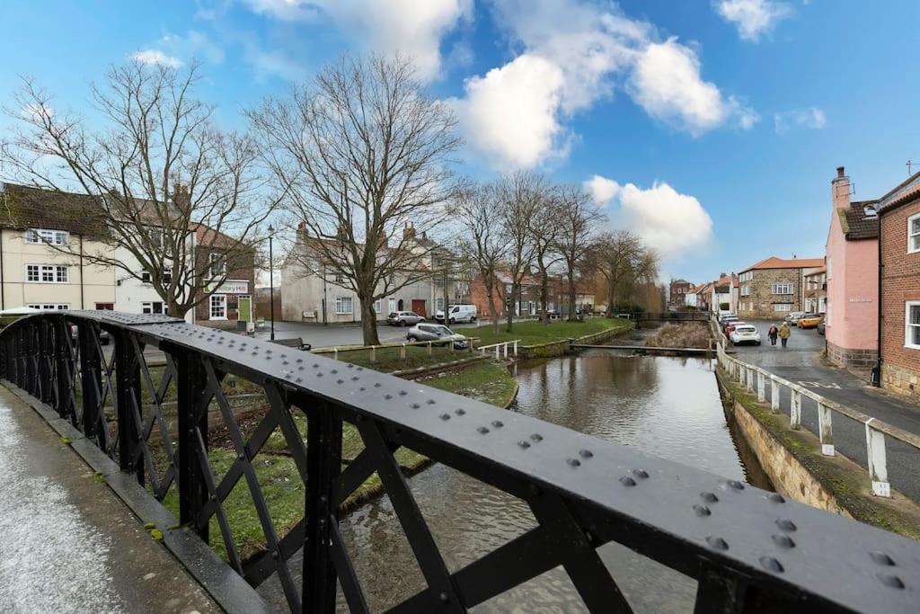 In The Heart Of It! Stokesley Exterior foto